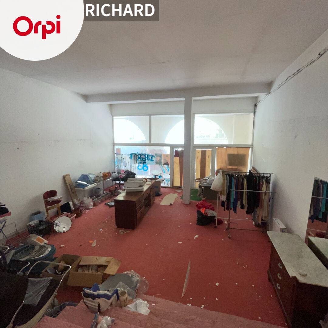 Local commercial 200m2 SIX FOURS LES PLAGES  