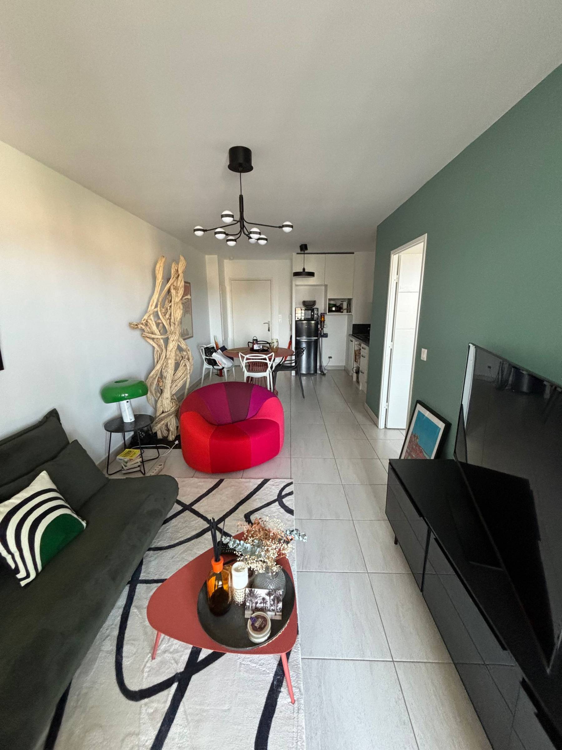 Appartement de 45 m2 avec une chambre à coucher SIX FOURS LES PLAGES  