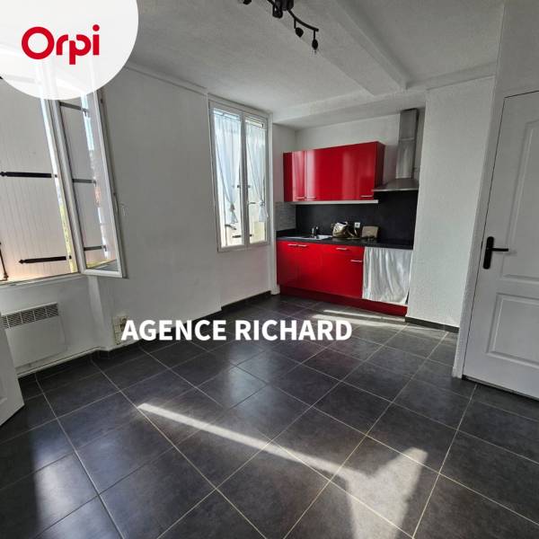 Location appartement de type deux au cœur du centre ville d'Ollioules