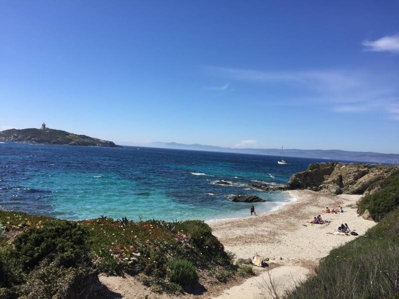 L’Île des Embiez – Un havre de paix entre ciel et mer à proximité de votre futur chez vous...