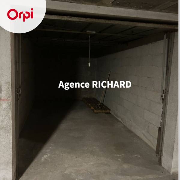 Location garage dans le centre ville de Six Fours Les Plages