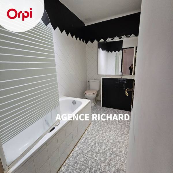 Location appartement T2 au coeur du centre ville historique d'Ollioules