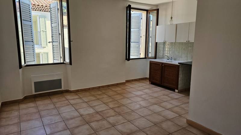 Location d'un appartement à Ollioule avec cuisine neuve