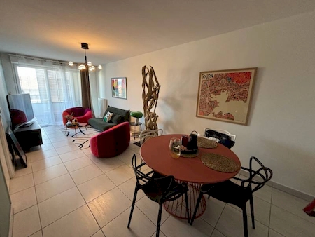 Appartement de 45 m2 avec une chambre à coucher SIX FOURS LES PLAGES  