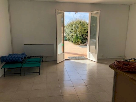 Bas de villa à louer de 95m2 Six-Fours  