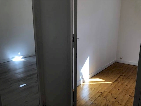 Bas de villa à louer de 95m2 Six-Fours  