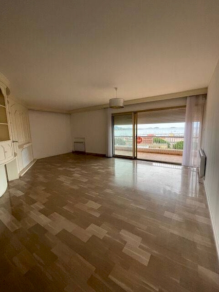 Appartement à louer 3 pièces de 105m2 BANDOL  