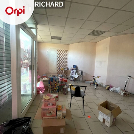 Local commercial 200m2 SIX FOURS LES PLAGES  