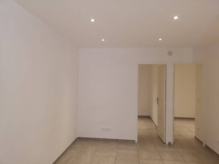 Appartement à louer 2 pièces 39 m2 LE BEAUSSET  