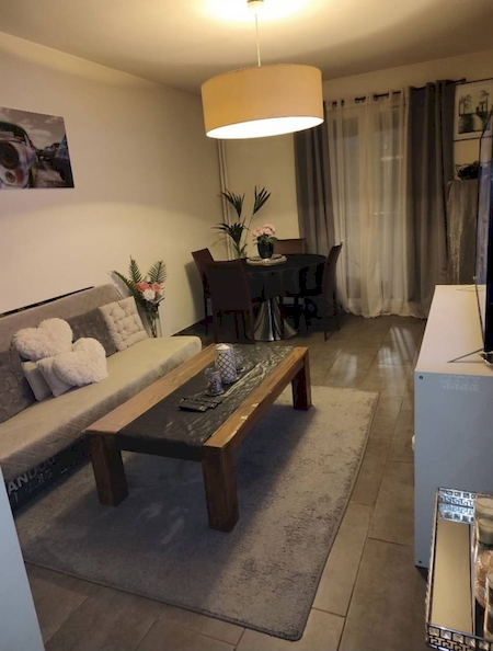 Location appartement T2 avec balcon et cave à Toulon  