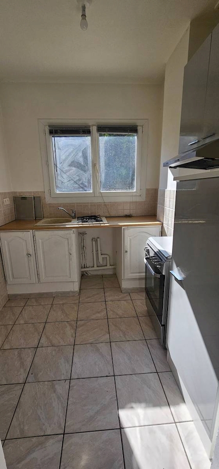 Location appartement T3 avec balcon et parking OLLIOULES  