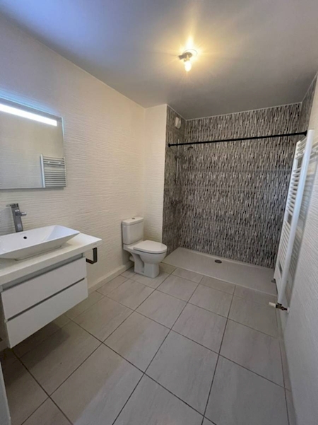 Appartement à louer 48m2 avec belle terrasse SIX FOURS LES PLAGES  