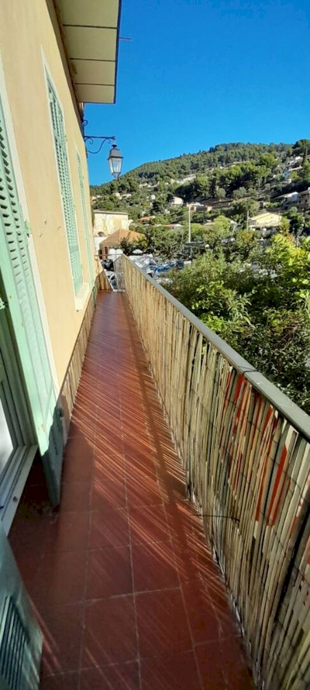 Location appartement T3 avec cave et balcon à SIX FOURS LES PLAGES  