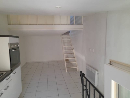 Appartement à la location sur Evenos
