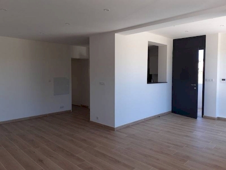 Appartement à louer 3 pièces 75 m2 La Seyne-sur-Mer  avec stationnement privatif
