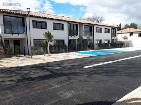 Appartement à louer 3 pièces 75 m2 La Seyne-sur-Mer  avec stationnement privatif