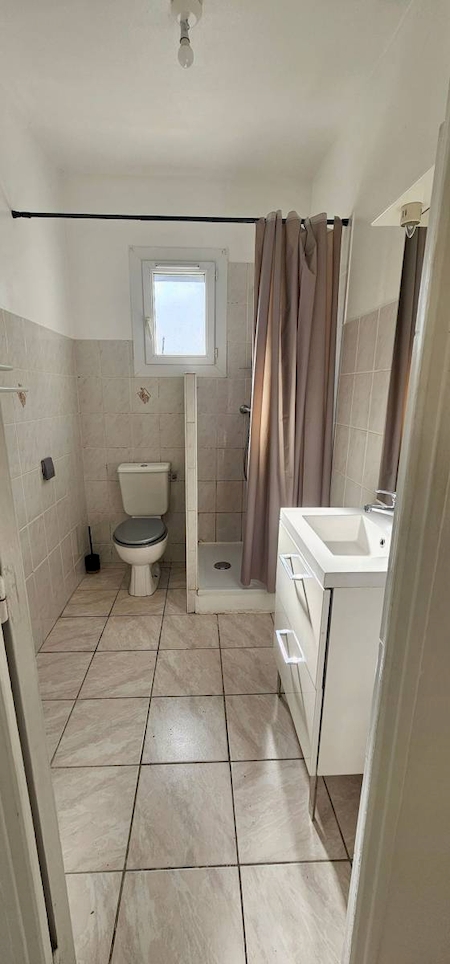 Location appartement T3 avec balcon et parking OLLIOULES  