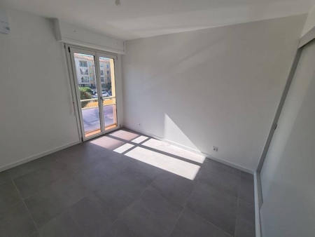 Appartement à louer 60m2 SIX FOURS LES PLAGES  