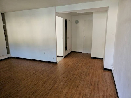 Appartement à louer 45m2 OLLIOULES  