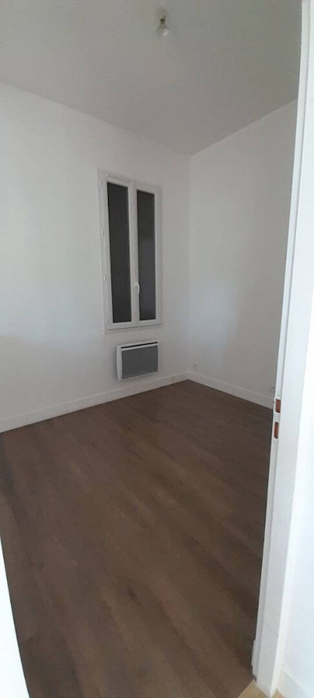 Location appartement T3 avec cave et balcon à SIX FOURS LES PLAGES  