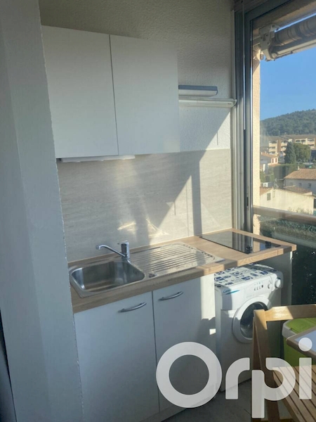 Studio à la location à Sanary