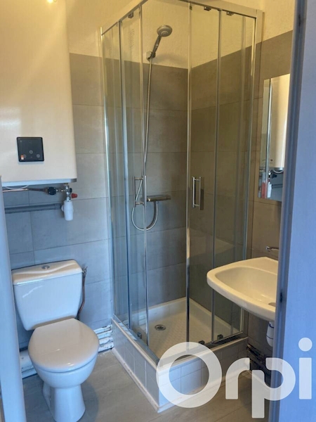 Studio à la location à Sanary