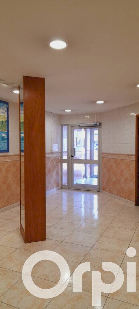 Appartement à louer 1 pièce 33 m2 à Toulon en centre ville avec balcon