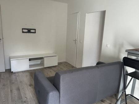 Location appartement T2 meublé avec balcon privatif et parking à La Seyne Sur Mer